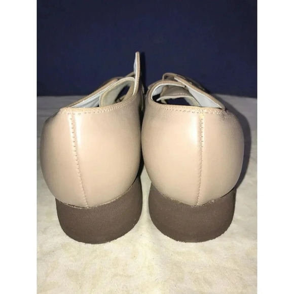 P. W. Minor Orthopedic Beige Lace Up Wedge Heel Comfort Shoe 10 AA Narrow - Picture 3 of 8